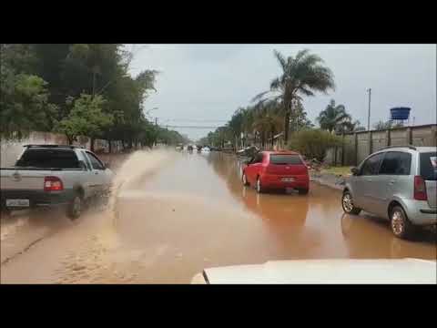 Forte chuva causa estragos e complica trânsito em várias regiões do DF