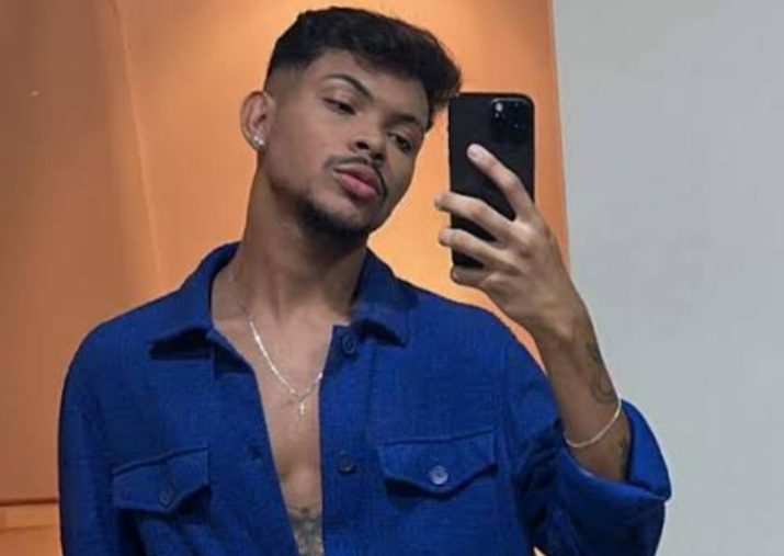 Cantor Jessé Aguiar assume sua homossexualidade