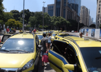 TAXISTAS CONFIRMAM MANIFESTAÇÃO NESSA QUINTA FEIRA!!!