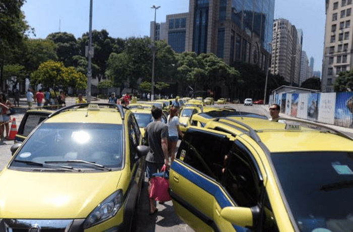 TAXISTAS CONFIRMAM MANIFESTAÇÃO NESSA QUINTA FEIRA!!!
