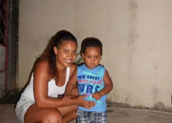 Mãe de criança morta em briga de trânsito diz que atirador não gostou de ser fechado