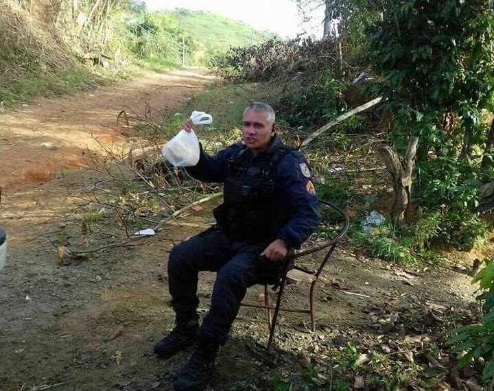 MAIS UM POLICIAL MORTO!!!!