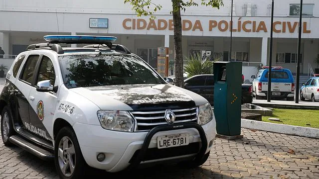 POLICIA PRENDE TRAFICANTES NA ZONA OESTE DO RJ