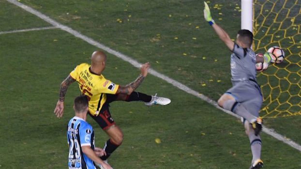 Marcelo Grohe: “mão de Deus”