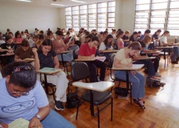 Justiça impede Enem de zerar redação por violação aos direitos humanos