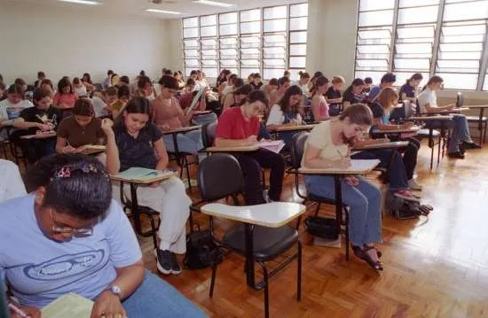 Justiça impede Enem de zerar redação por violação aos direitos humanos