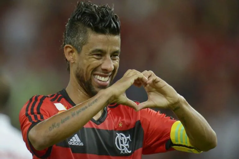 ESCOLINHA DE FUTEBOL NA ZONA OESTE GANHA APOIO DE LÉO MOURA!!