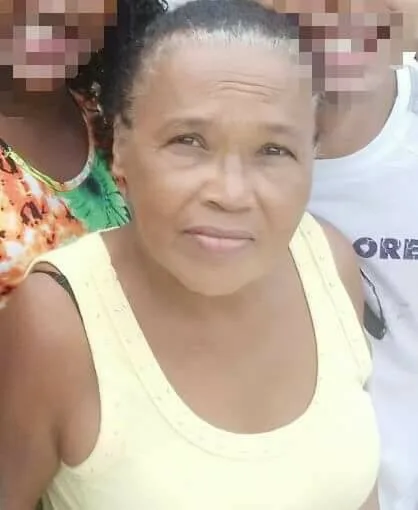 MORADORA DE COSMOS DESAPARECIDA!!!