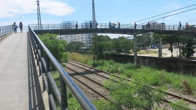 URGENTE!!! PASSARELA DE CAMPO GRANDE PODE CAIR!!! LEIA.
