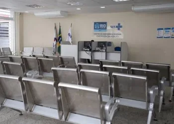 ATENDIMENTO NO ROCHA FARIA CONTINUA PRECÁRIO!!!