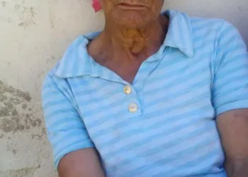 ALGUEM CONHECE ESSA SENHORA??? AJUDEM!!!