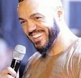 CANTOR COBRA R$600.00 DE FÃS PARA TIRAR FOTO COM ELE!!! VOCÊ PAGARIA?