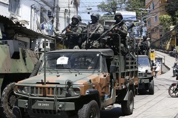 exército em operação no rio