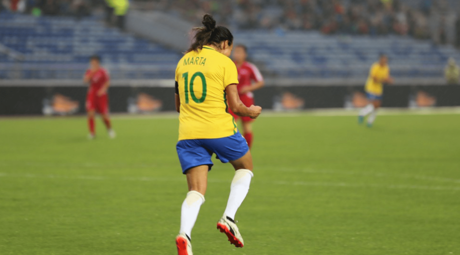Seleção feminina vence, com dois gols de Marta