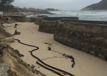 CRATERA AUMENTA EM PRAIA DA ZONA OESTE DO RIO!!