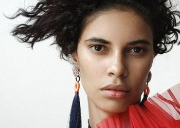 PORTEIRA QUE VIROU MODELO INTERNACIONAL, confira