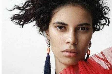 PORTEIRA QUE VIROU MODELO INTERNACIONAL, confira