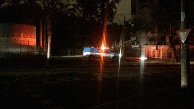 BAIRRO DA ZONA OESTE SOFRE APAGÃO!!!