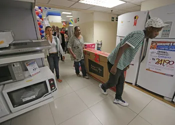 VEJAM AQUI LOJAS PARA EVITAR NA BLACK FRIDAY!!! CONFIRA.