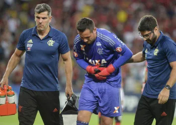 GOLEIRO DO FLAMENGO SOFRE FRATURA E NÇÃO JOGA MAIS ESSE ANO!!!