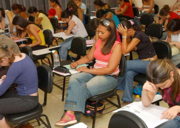 Quantos pontos preciso tirar no ENEM pra conseguir bolsa?
