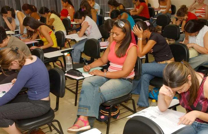Quantos pontos preciso tirar no ENEM pra conseguir bolsa?