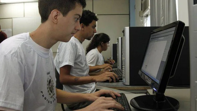 Faetec amplia número vagas em cursos gratuitos; veja como participar