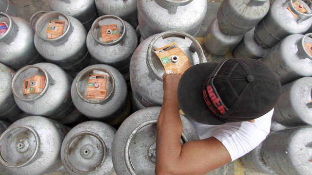 Petrobras anuncia aumento de 4,5% no preço do gás de cozinha