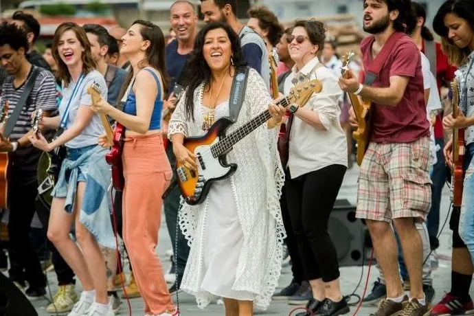 Deu ruim!!! Globo é acusada de plagiar vídeo em vinheta de fim de ano