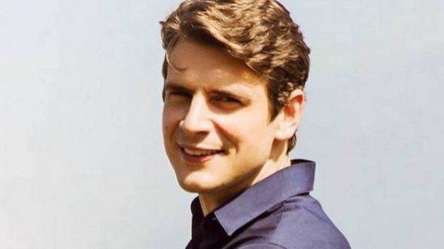 Filho de Crivella participa de evento oficial da prefeitura e discursa em nome do pai