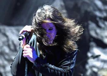 Justiça manda Gol pagar danos morais a jovem que perdeu show de Ozzy