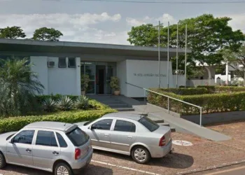 Ui!!!! MULHER CORTA PENIS DO MARIDO!!!!