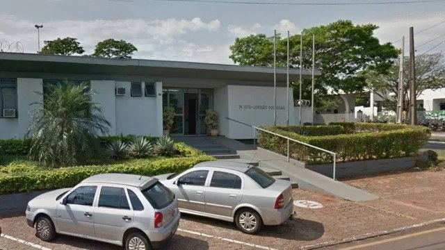 Ui!!!! MULHER CORTA PENIS DO MARIDO!!!!