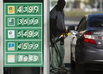 Preço da gasolina se aproxima de R$ 5 no Rio de Janeiro!!