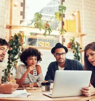 Henkel, LG e mais 28 empresas recrutam estagiários e trainees