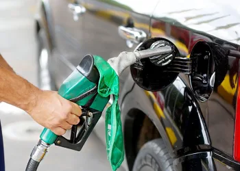 Petrobras reduz nesta sexta preços da gasolina e diesel nas refinarias