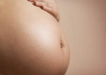 Mulheres obesas têm mais dificuldade para engravidar e maior chance de sofrer aborto