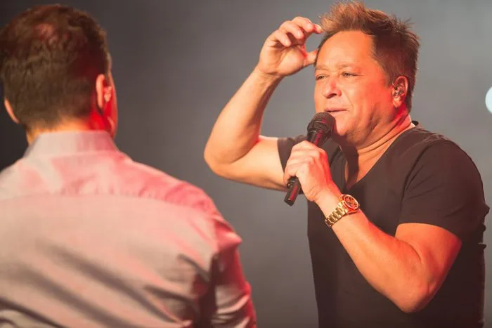 É MOLE? GERENTE DE BANCO DA CALOTE EM VÁRIOS CANTORES!!!