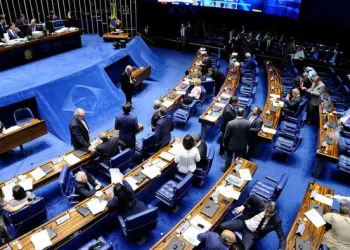 SENADO APROVA CIRURGIA DE SIMETRIA DE MAMAS
