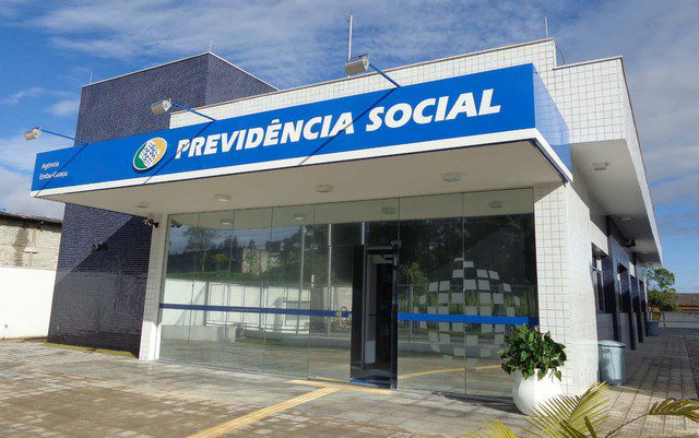 ADVOGADOS PODEM ‘FURAR FILA’ EM AGÊNCIAS DO INSS