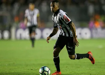 Robinho é condenado a nove anos de prisão