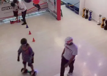 WEST SHOPPING RECEBE CIRCUITO DE SKATE ELÉTRICO HOVER UP