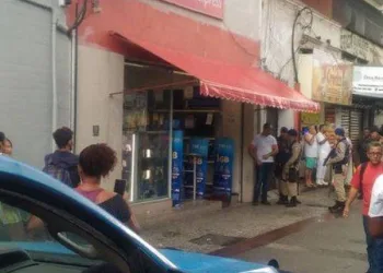 ASSALTANTE É PRESO APÓS ROUBAR LOJAS AMERICANAS EM UM BAIRRO DA ZONA OESTE!!