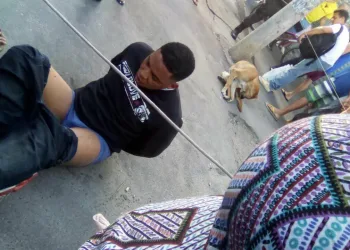 POLICIAL DE FOLGA MATA UM E FERE UM ASSALTANTE NA ZONA OESTE(FOTOS)
