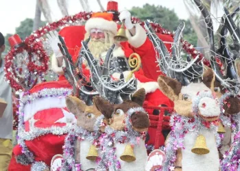 PAPAI NOEL FOI AGREDIDO POR NÃO TER DADO PRESENTE AS CRIANÇAS!!!