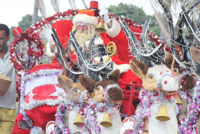 PAPAI NOEL FOI AGREDIDO POR NÃO TER DADO PRESENTE AS CRIANÇAS!!!