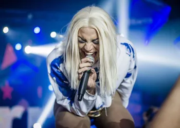 Pabllo Vittar revela que fama trouxe problemas entre quatro paredes