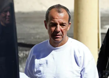 CABRAL AFIRMA TER ROUBADO R$100 MILHÕES