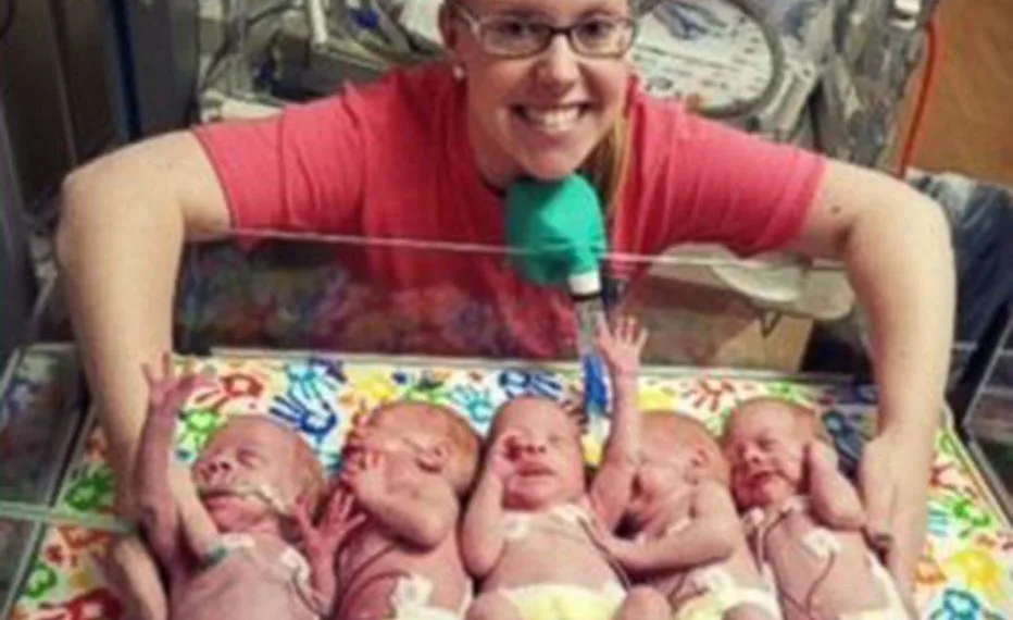 As fotos de Natal desses gêmeos vão alegrar seu dia