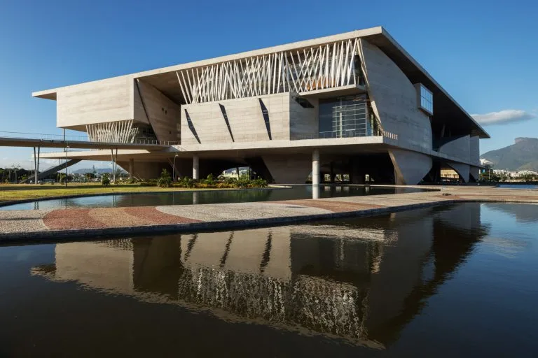 AMANHÃ! Oficinas na Cidade das Artes